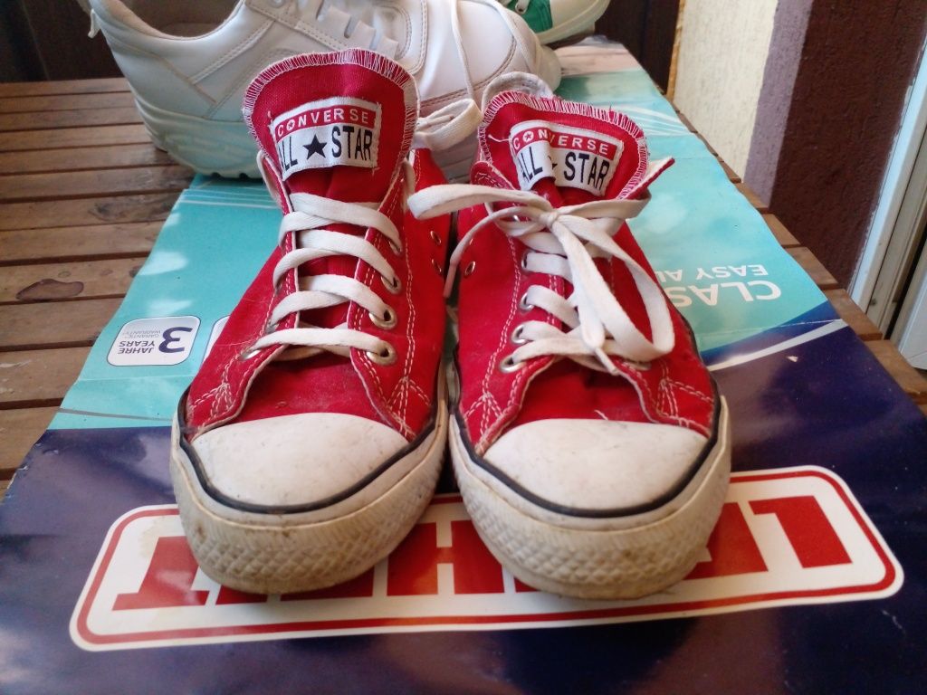 Teniși Converse All Star Chuck Taylor, mărimea 42, preț 20de lei.