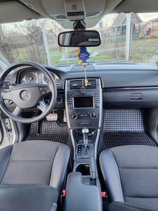 Mercedes Benz clasa B 200