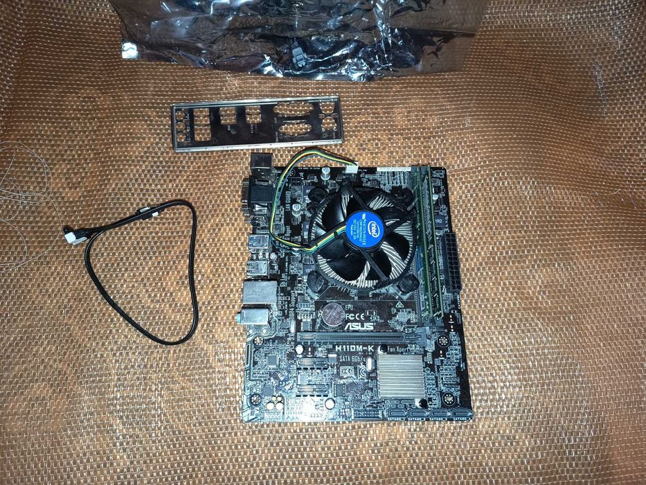 Kit esport gaming, gen 6, Core i3 6098p + placa Asus H110