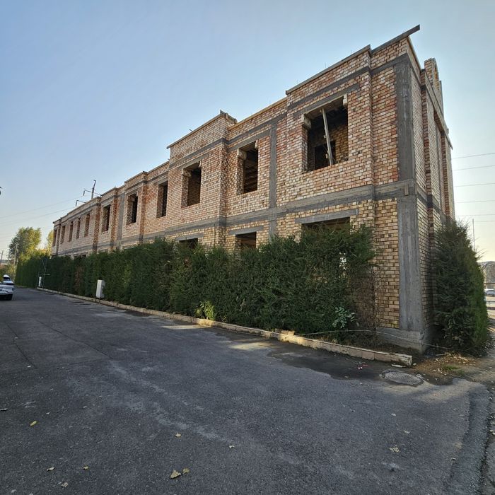 Амир Темур Уртаосиётранс!!коробка!! 3 соток 3 уровня 7ком.угловой!!!