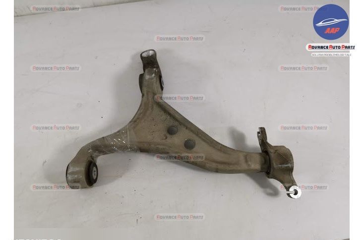 Ляв преден носач / Lqv preден nosach Mercedes-Benz M-Class W166 , , ,