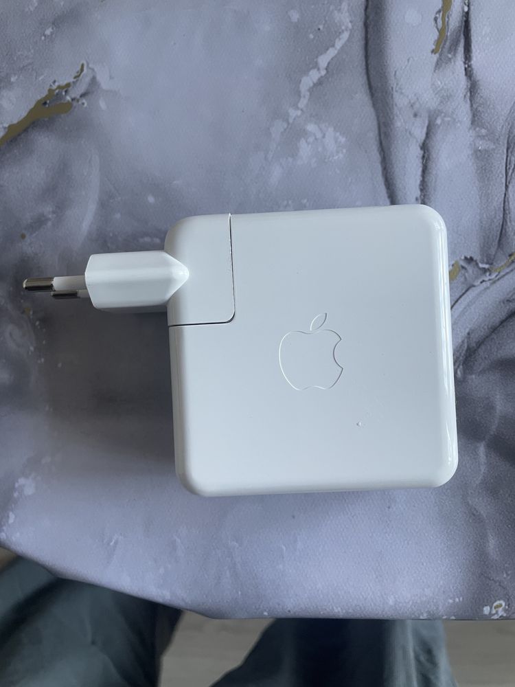 MacBook адаптер