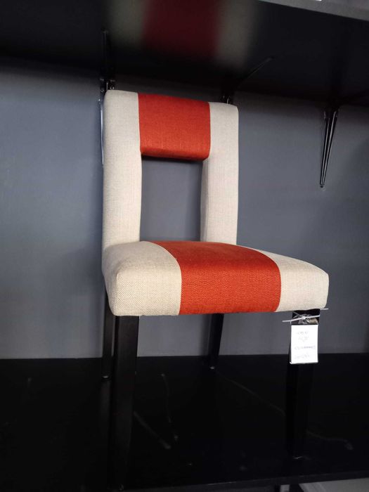 Scaun lemn picioare lemn negru, tapiterie crem-portocaliu 1 bucata