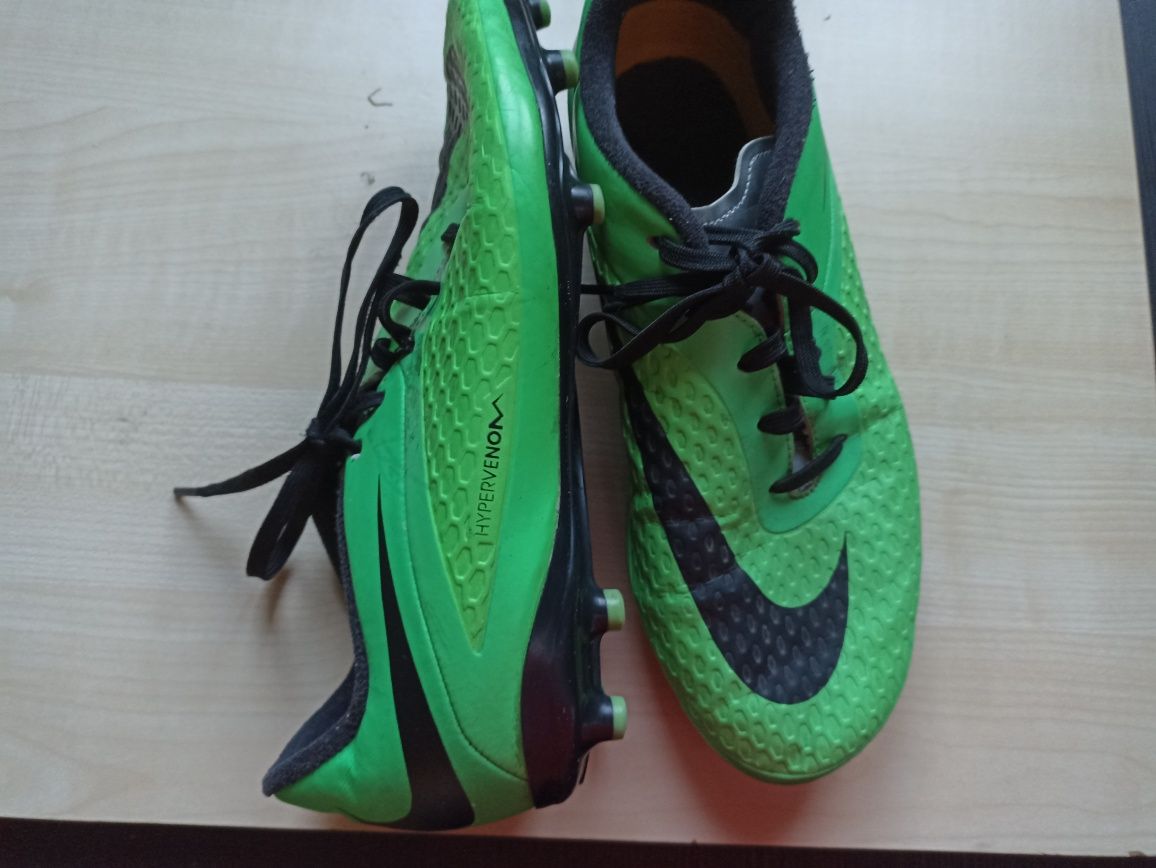 Ghete de fotbal hypervenom