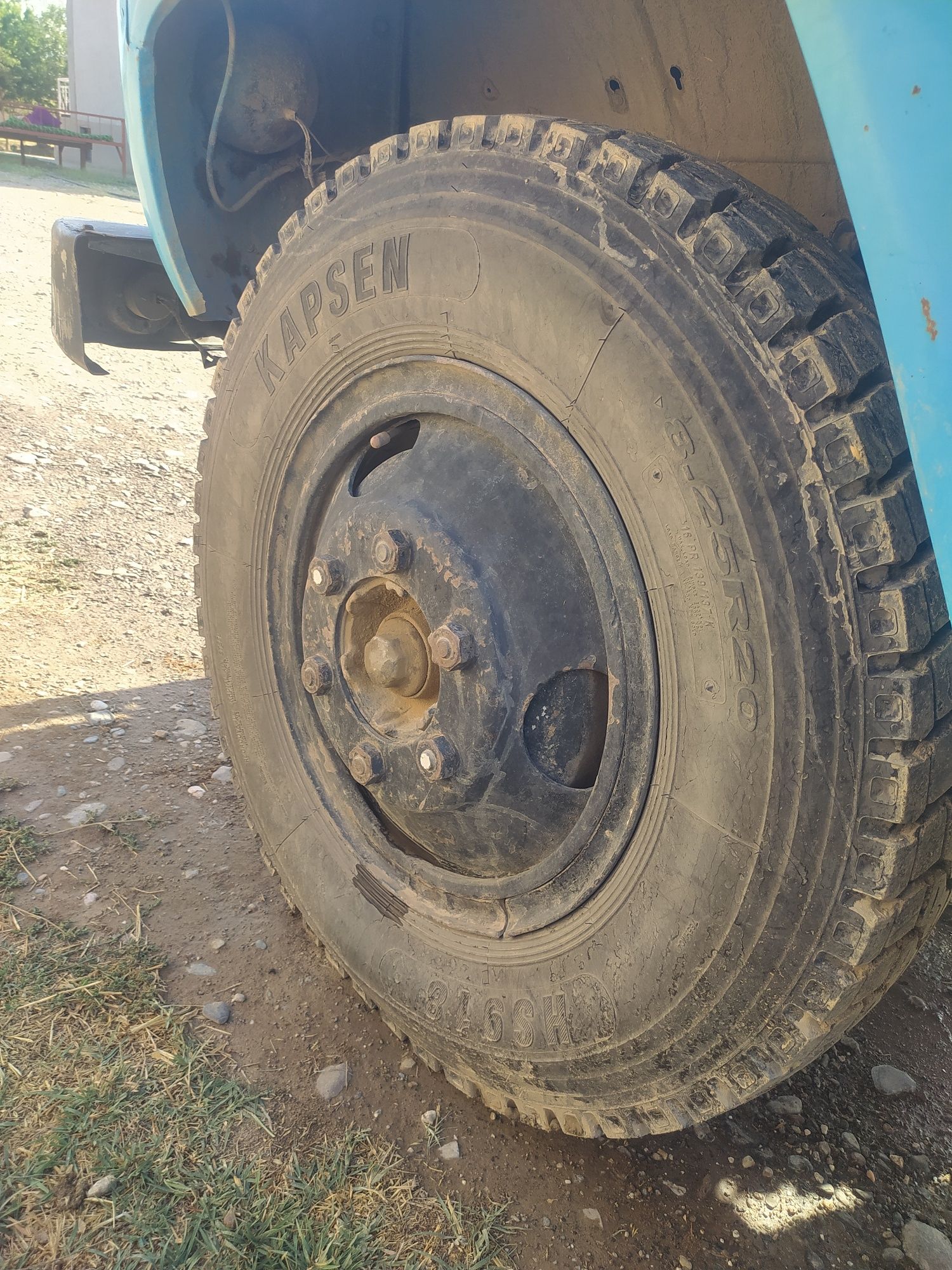 Gaz 53 3307 sotiladi