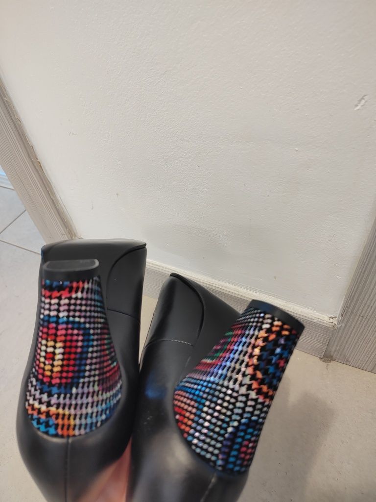 Pantofi piele naturala toc deosebit potrivit mărime 37