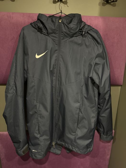 Мъжко преходно яке Nike