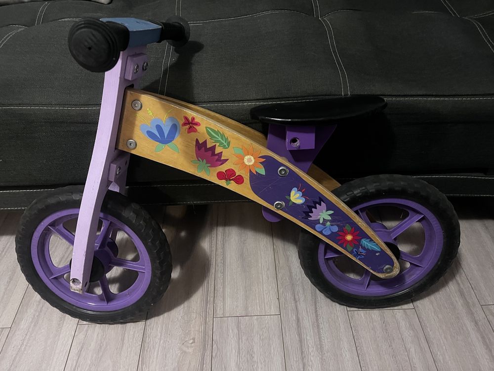 Bicileta fara pedale din lemn pentru copii