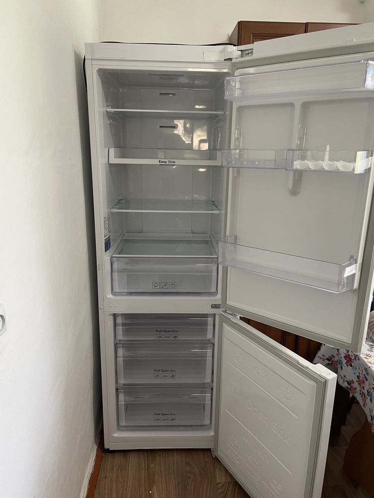 Продаю новый холодильник