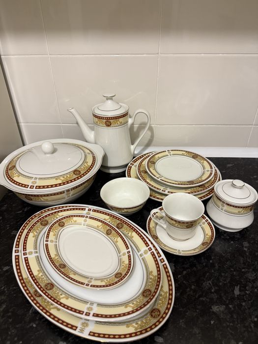 Набор посуды на 12 персон