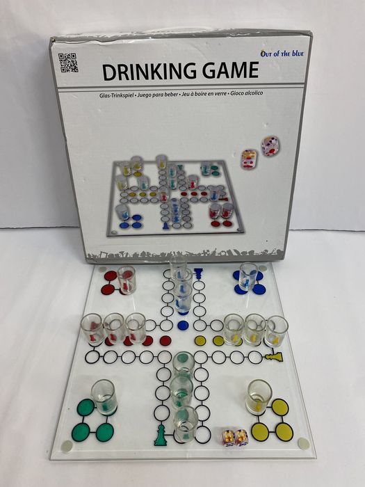 Joc de baut tip Nu te supara frate din sticla