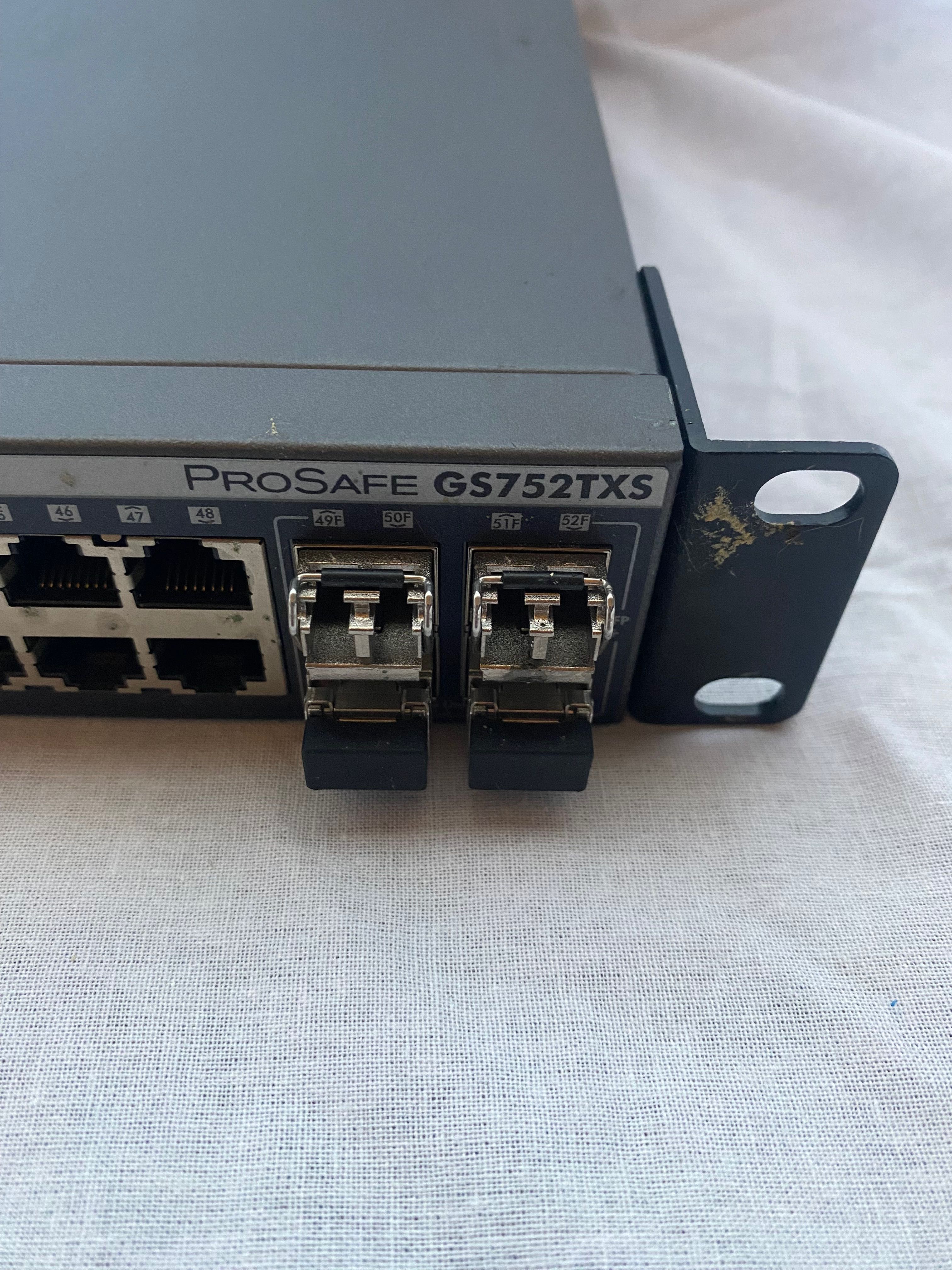 NETGEAR ProSafe 52-Port Gigabit Smart Switch с 10G uplinks GS752TXS.