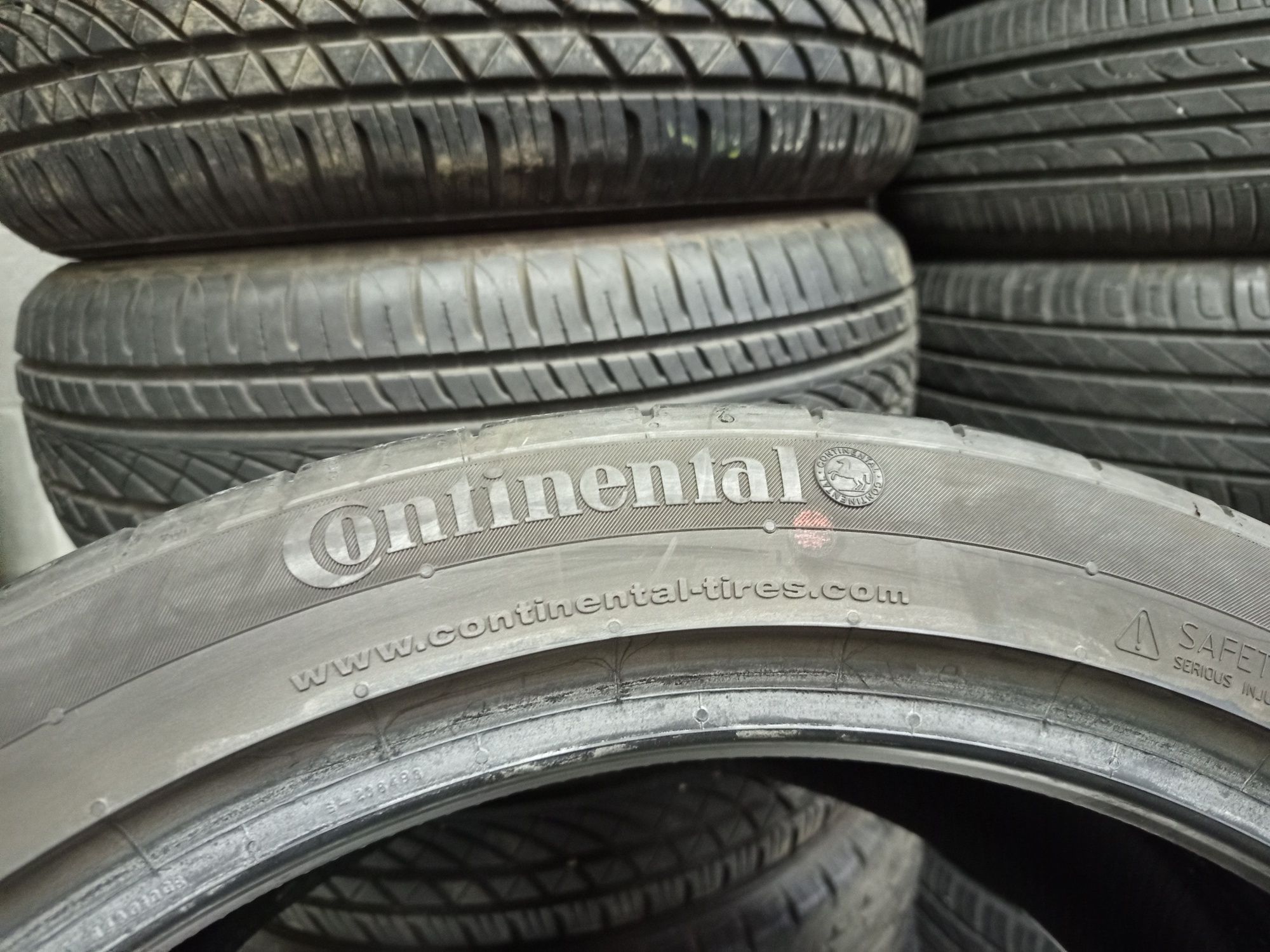 Continental 255/40/20-4бр дот 4721