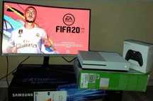 Vând monitor 240hz 27 inch si xbox one s