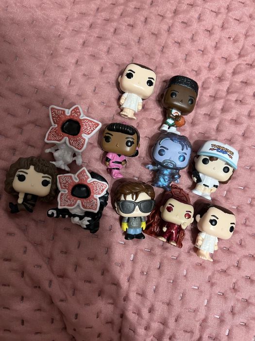 продам фигурки Stranger Things.