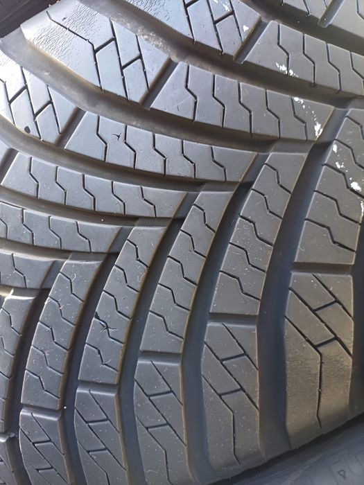 Гуми 215/55/17 Грийнмакс