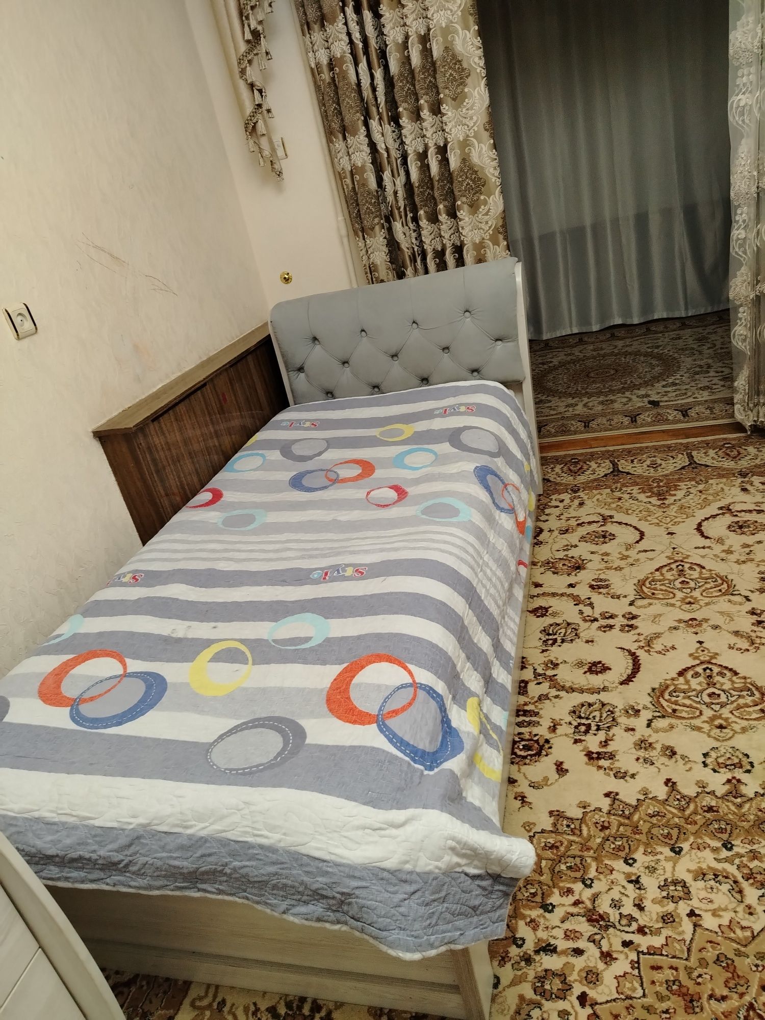 Detskiy kravat srochna sotiladi narxi 100$
