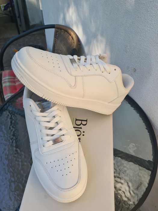 Спортни тенис обувки 44