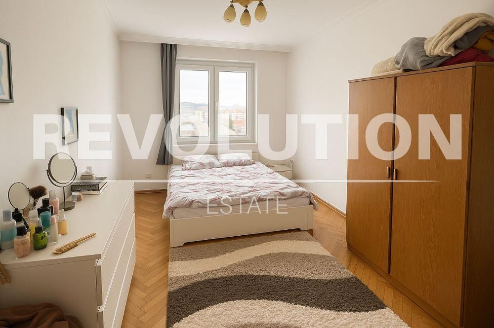 Дава се под наем Тристаен апартамент в Варна, Център - 60 кв.м за 511 € - Снимка #4