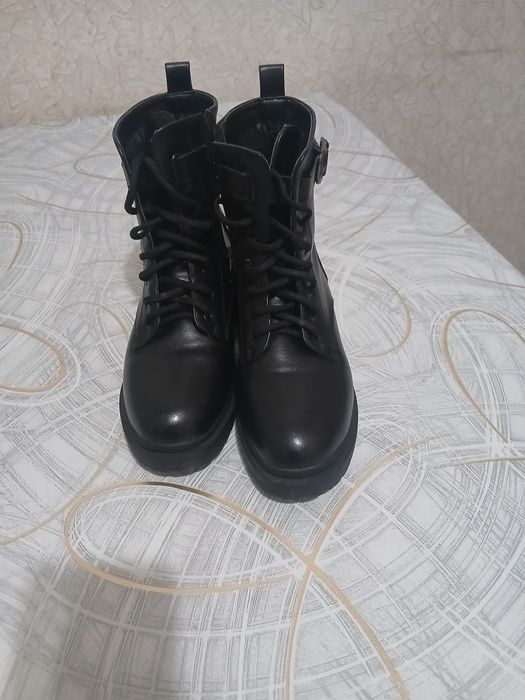 Продам зимние сапоги