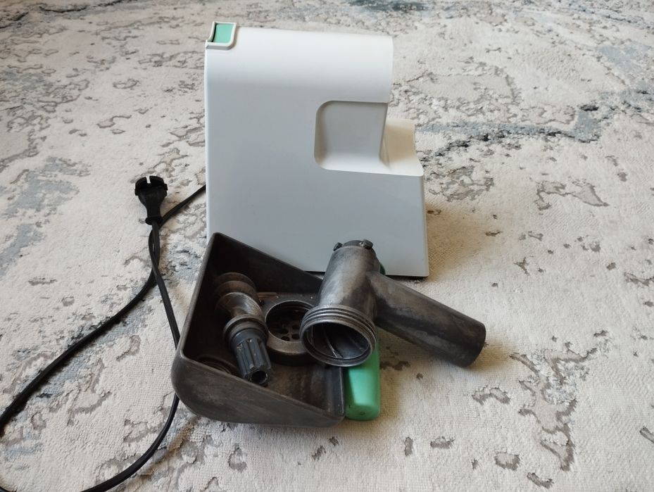 Продам элетро мясорубку BRAUN