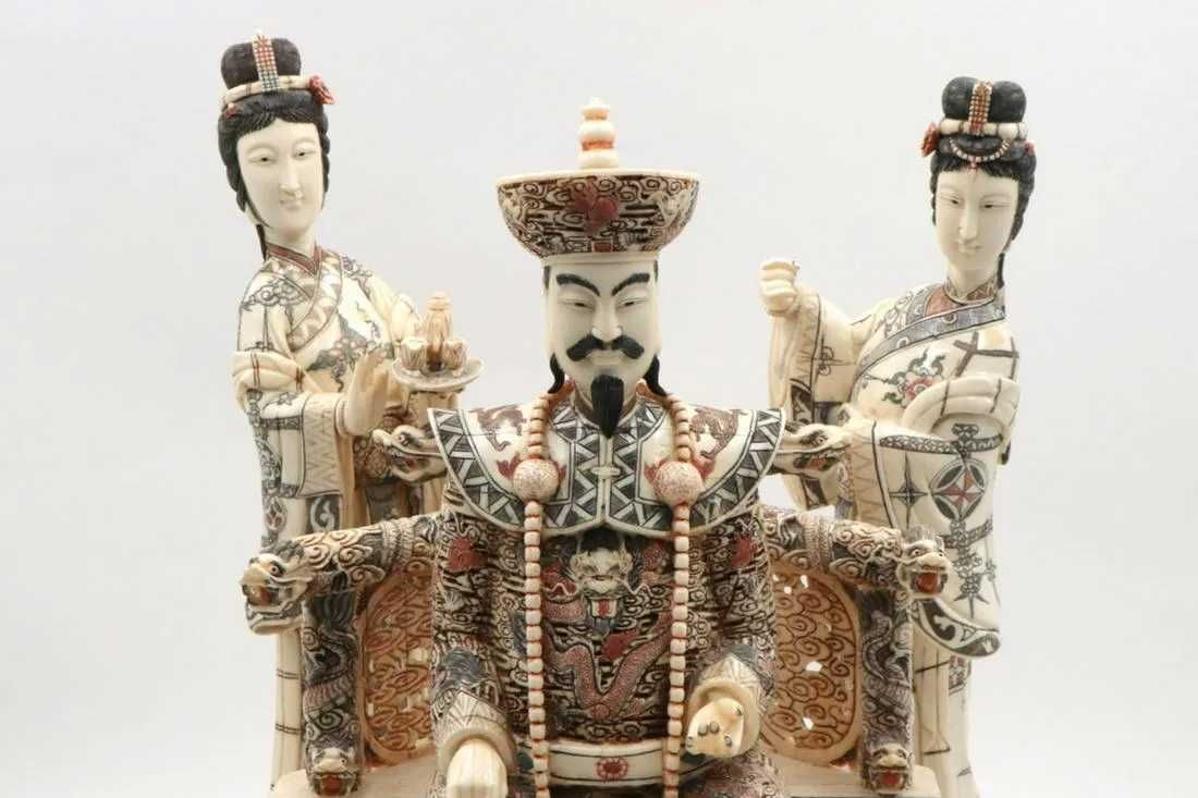 2 большие, парные, Китайские фигуры из кости. Начало 20го века