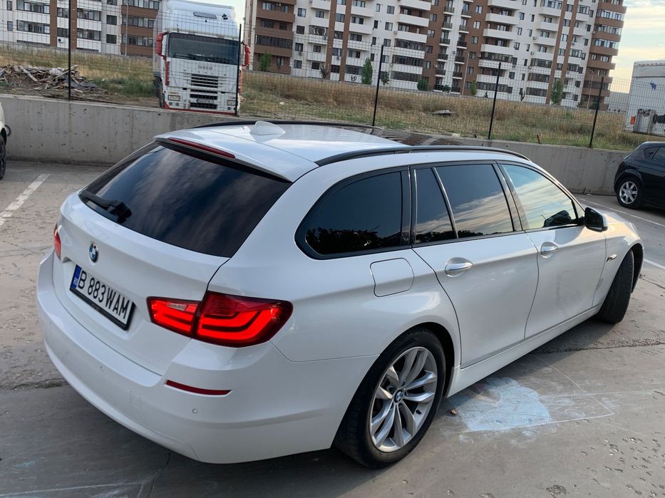 BMW Seria 5 BMW F 11 520 D , 2 butoane , panoramic , webasto