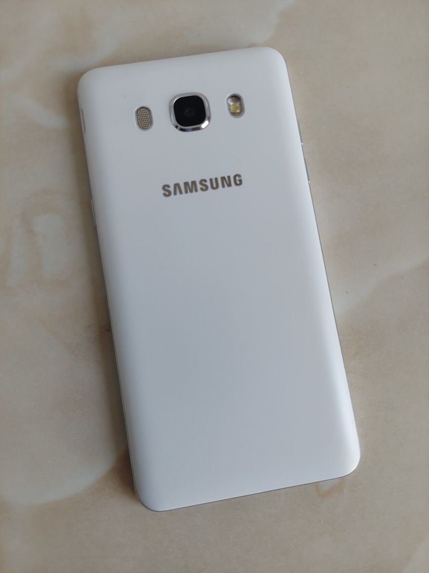 Vând Samsung Galaxy J5 2016 [alb perlat] [fără probleme] //poze reale