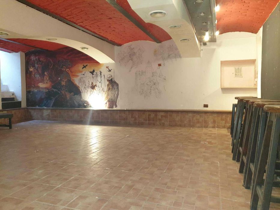Vand spatiu comercial Piata Sfatului - Centrul Istoric Brasov