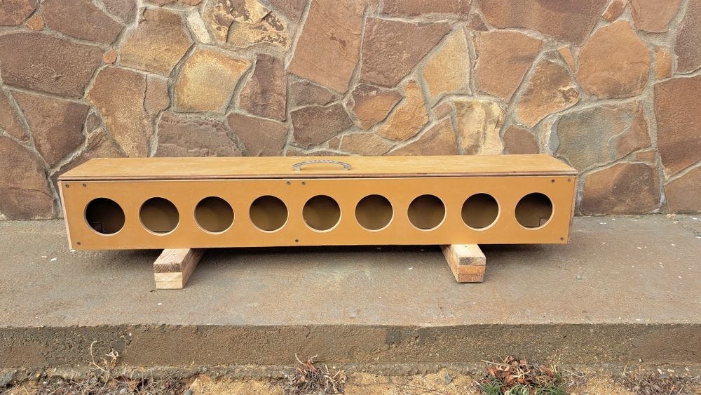 Кормушка для кур, индюков.