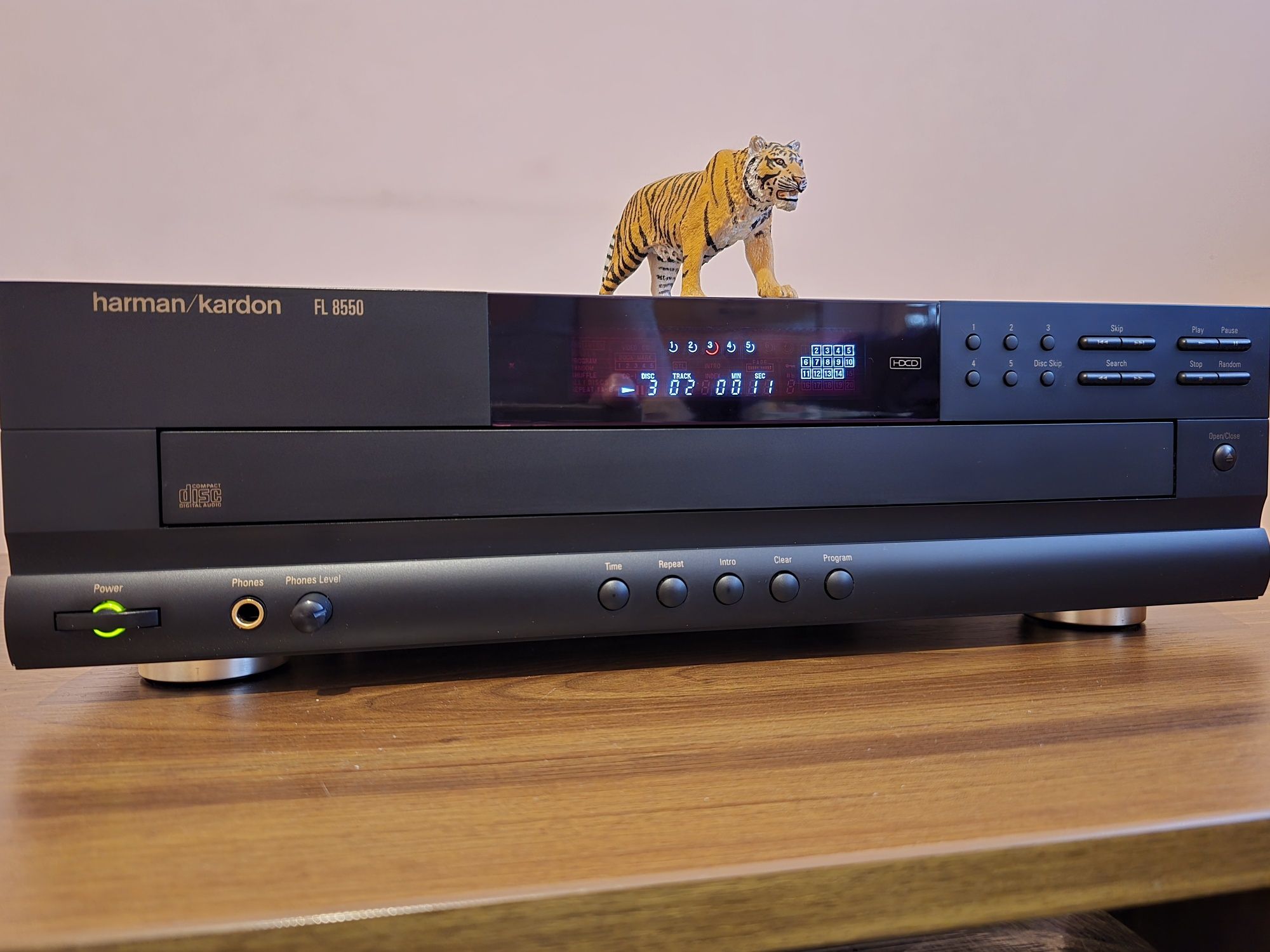 Harman/Kardon FL-8550. Cd player changer 5 disc. Preț fix !