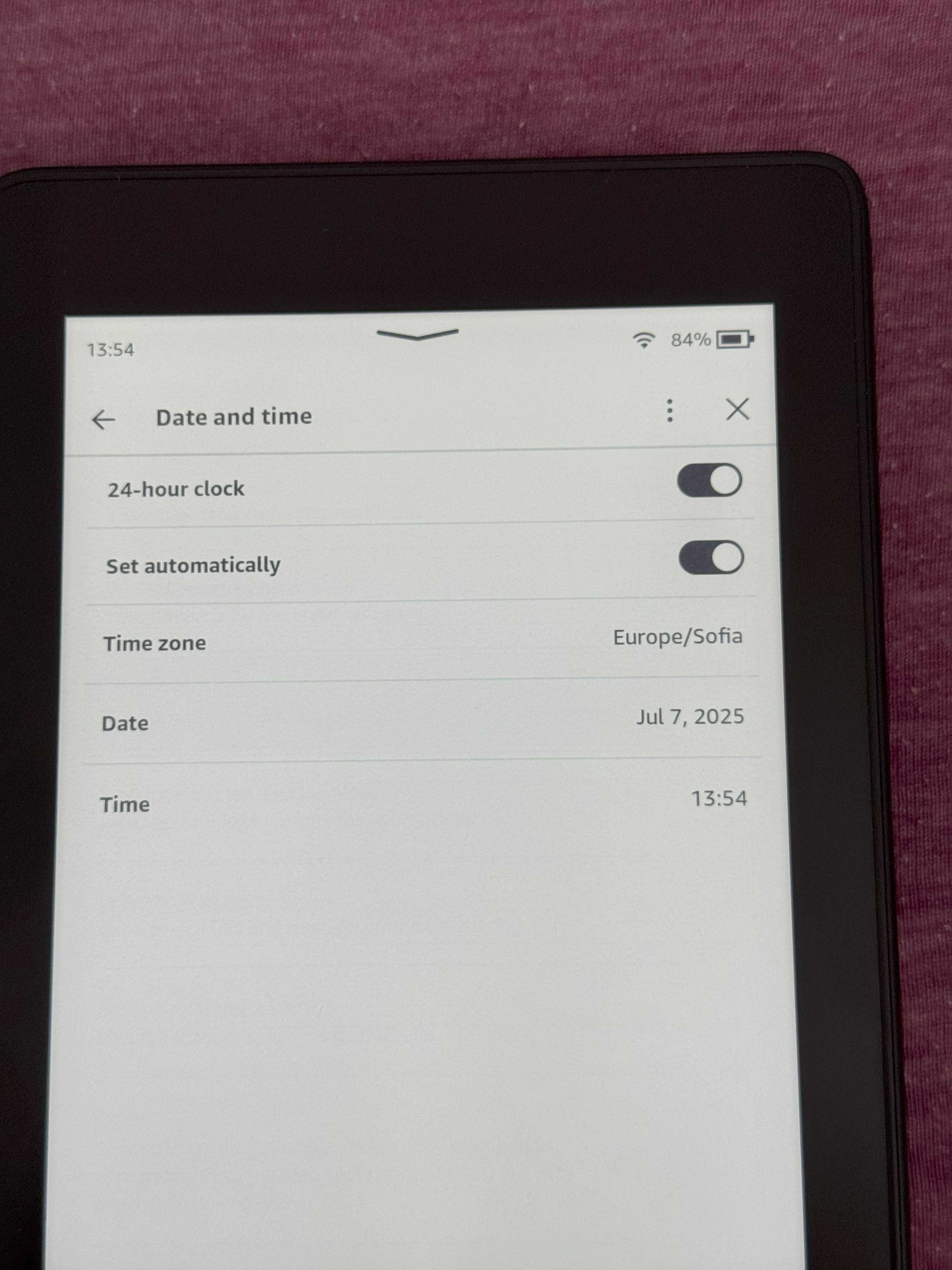 Продавам Amazon Kindle Paperwhite (2018) – 8GB + оригинален калъф