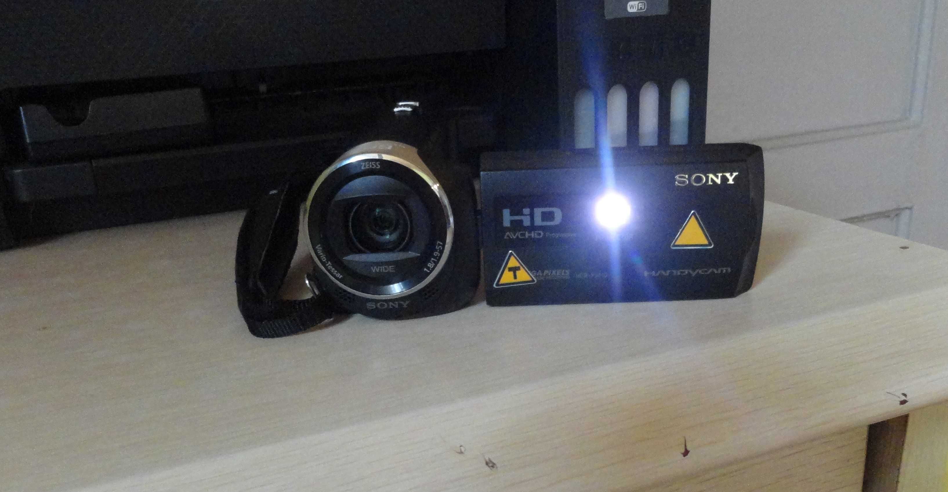 Video camera Sony HDR-PJ410 cu Video Proiector