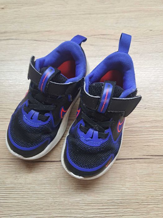 Маратонки NIKE 25 размер