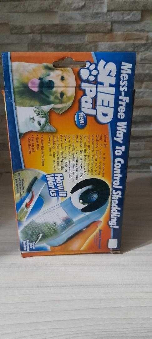 Perie cu vacuum pentru animale