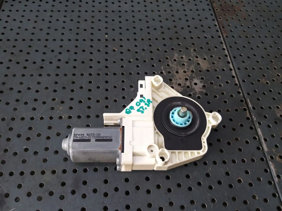 Motoras macara stanga spate audi q7 4l 966935200 7746022820 8k0959801a 1101965576200