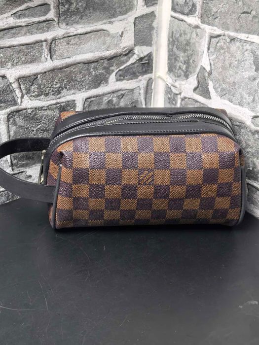 Стилна чанта тип несесер