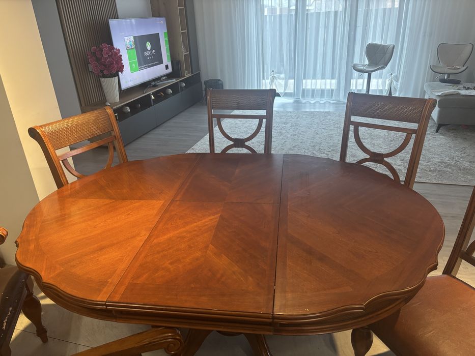 Set  masa cu 6 scaune din lemn masiv