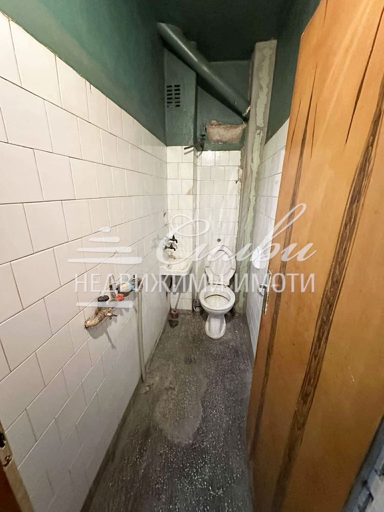 Продава се Четиристаен апартамент в Търговище, Център - 109 кв.м за 772 €/кв.м - Снимка #9