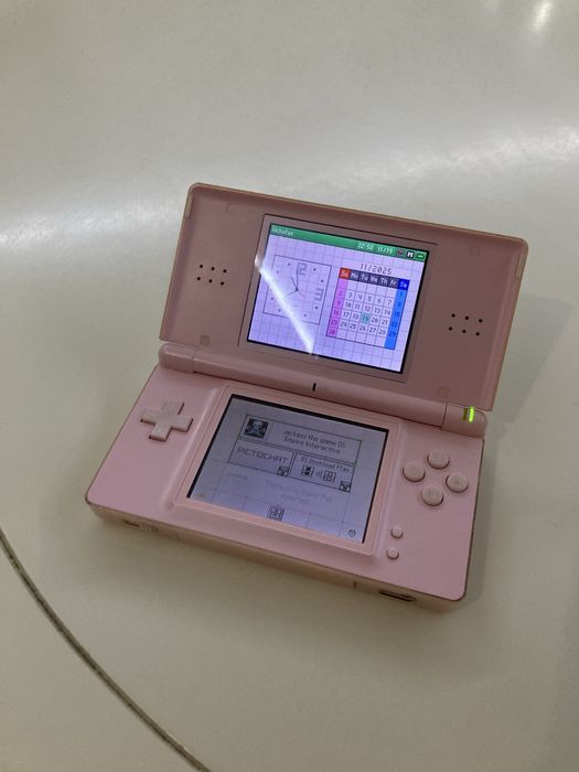 Nintendo DS lite cu două jocuri