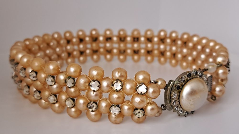 Colier cu diamante semiprețioase