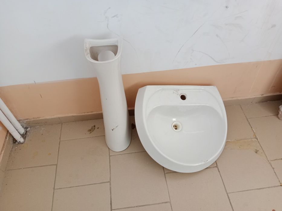 Продам раковину с подставкой тюльпан