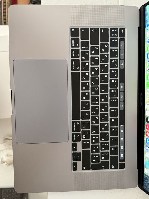 Macbook pro 2019/16inch/i7/16/512/4Gpu
