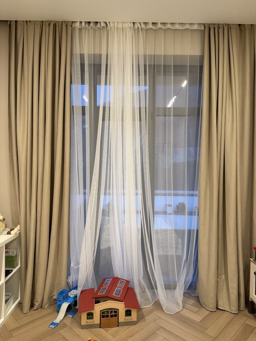 Продам шторы в разные комнаты