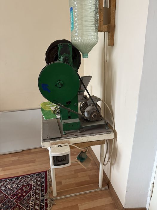 Tabletka chiqaradigan Aparat, Стонок для таблеток.