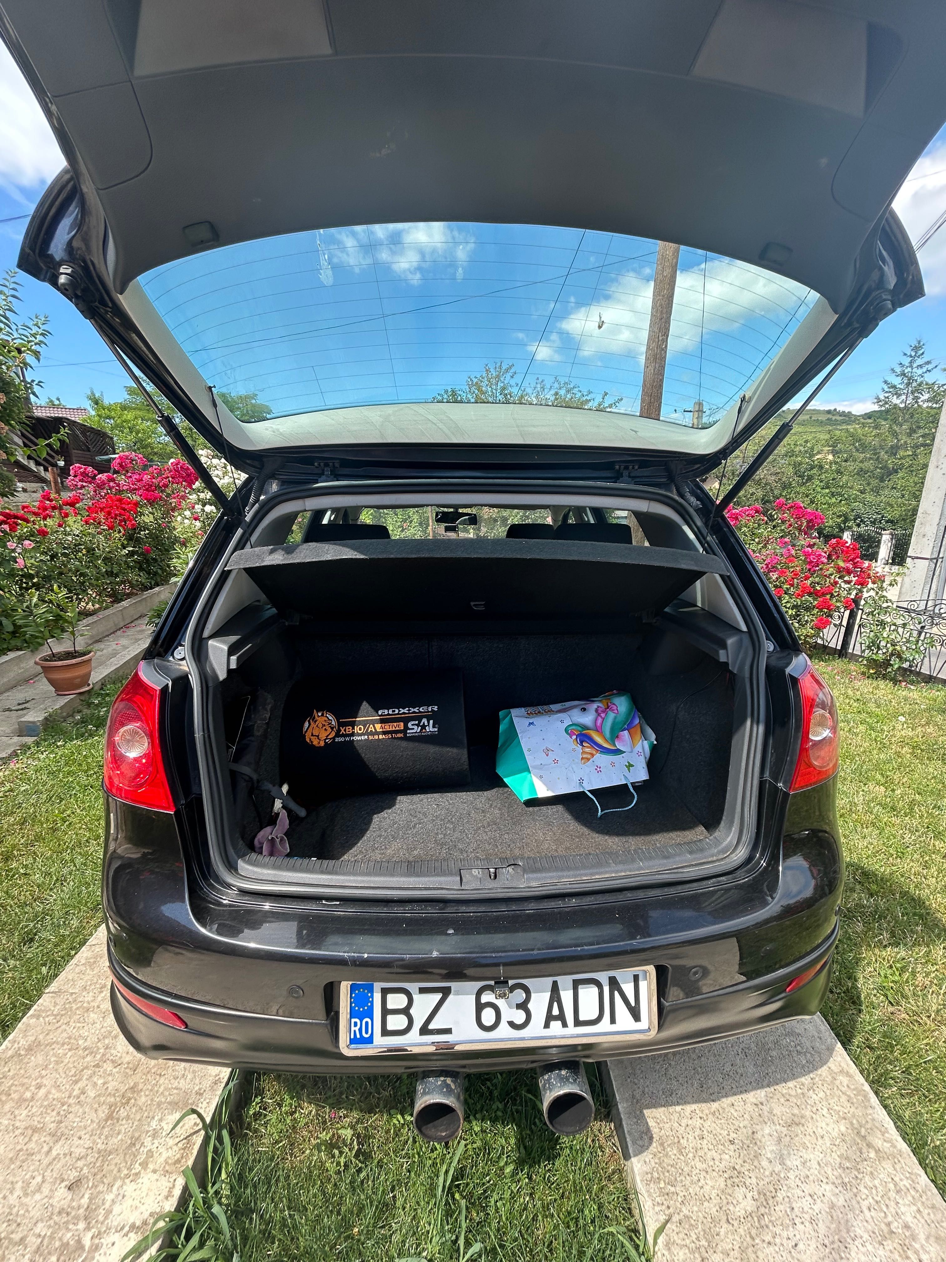 Vând golf 5 1.6 benzină