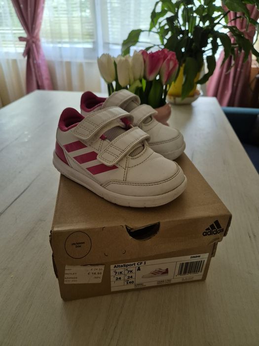 Маратонки ,сандали, обувки