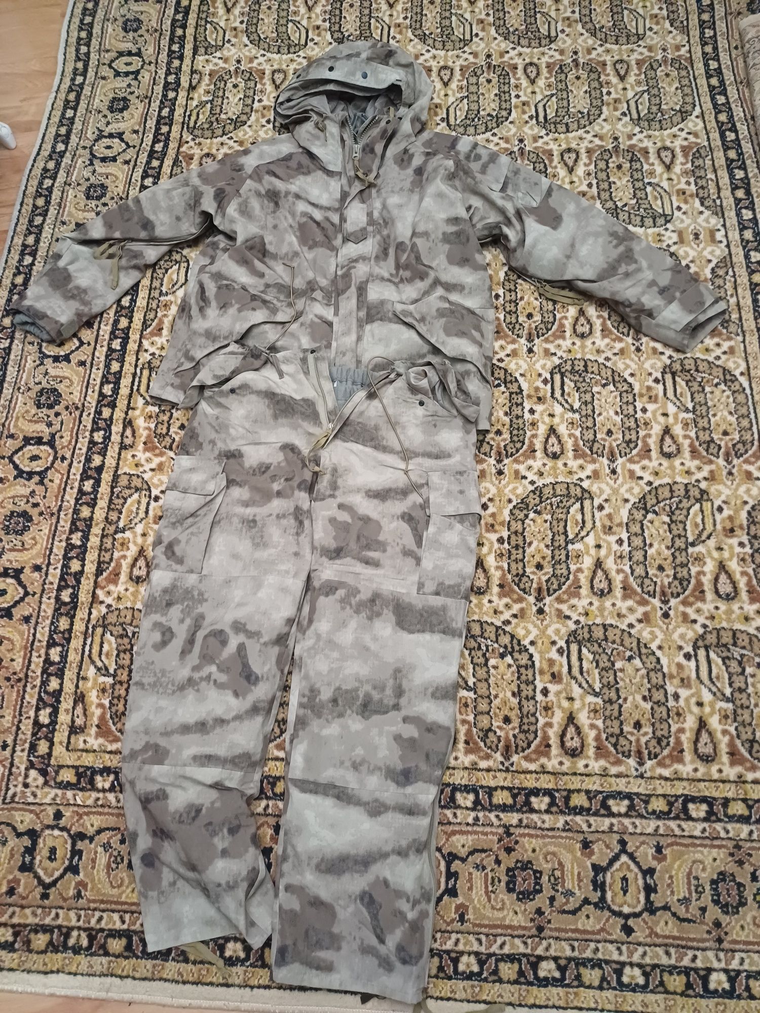 Продаю форму зимнюю военную