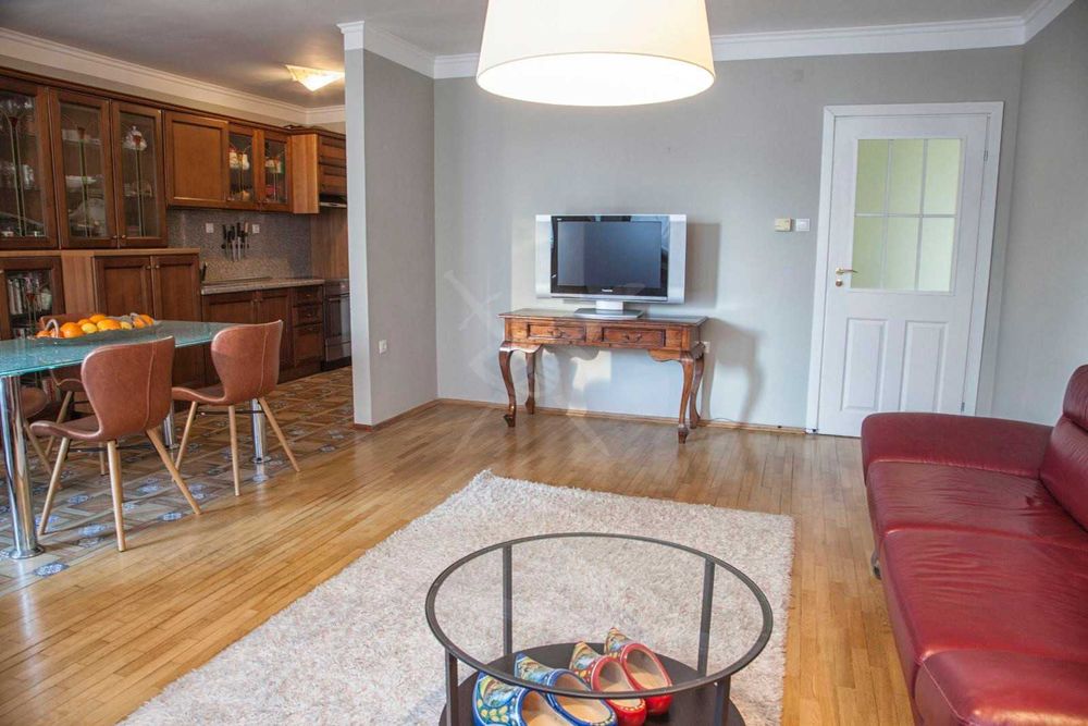 Продава се Тристаен апартамент в Пловдив, Кършияка - 92 кв.м за 2098 €/кв.м - Снимка #2