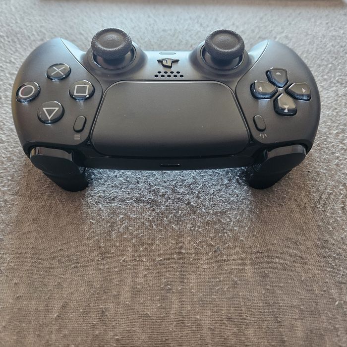 DualSence controller ps5
